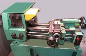 Загальний вигляд токарно-гвинторізного верстата малогабаритного мс03